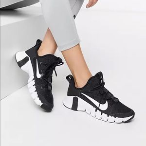 Black Nike Metcon 3 Trainers